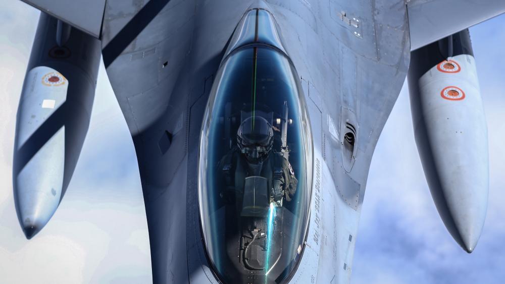 F-16 Fighting Falcon wallpaper