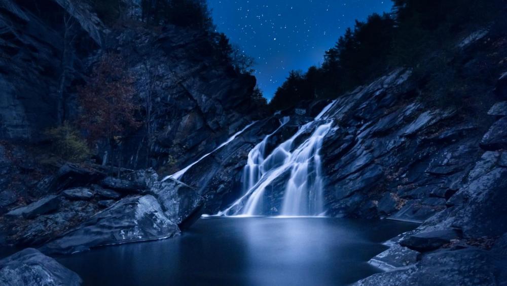 Waterfall at night wallpaper