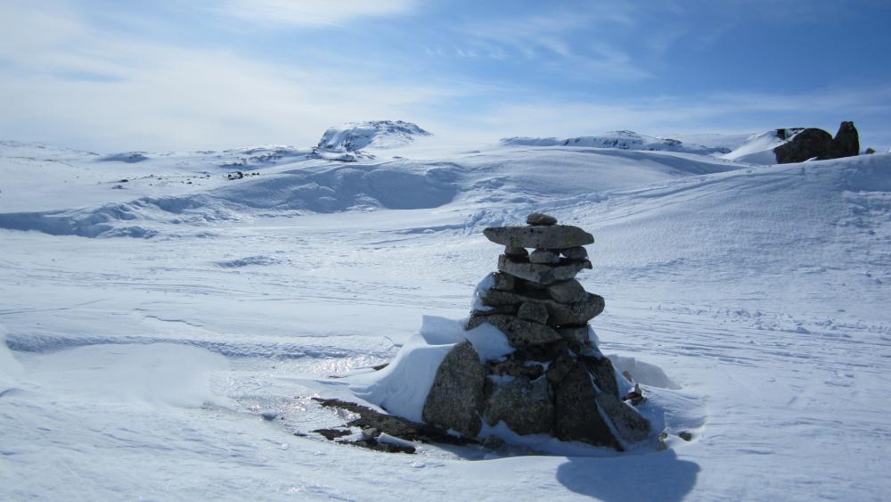 Rock stacking (Hardangervidda National Park) wallpaper