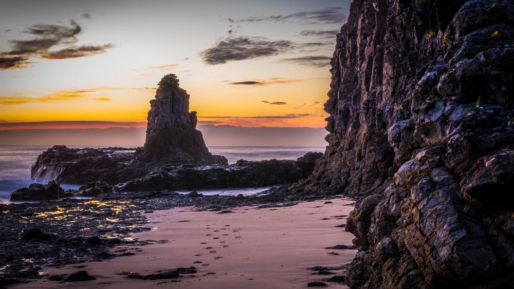 Cathedral Rocks at sunrise (Australia) wallpaper