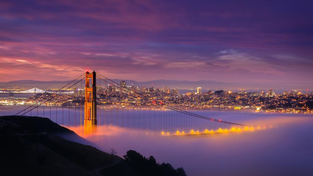Golden Gate Bridge on a misty evening wallpaper