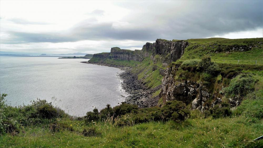 Kilt Rock on The Isle Of Skye wallpaper