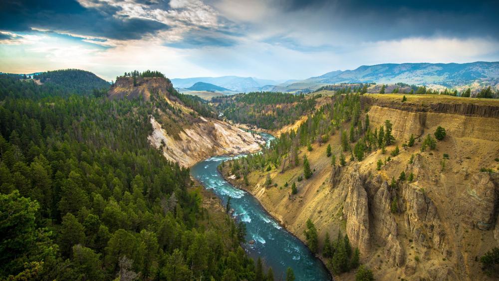 Calcite Springs Overlook, Yellowstone National Park wallpaper