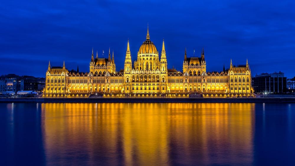 Hungarian Parliament Building at Budapest by night wallpaper