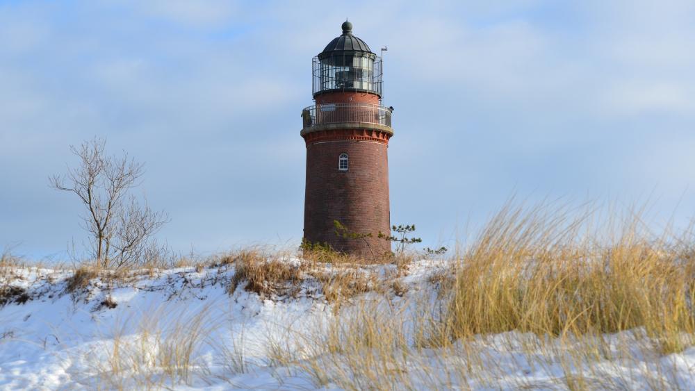 Darsser Ort Lighthouse in winter (Prerow) wallpaper