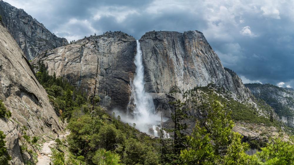 Yosemite Falls (Yosemite National Park) wallpaper