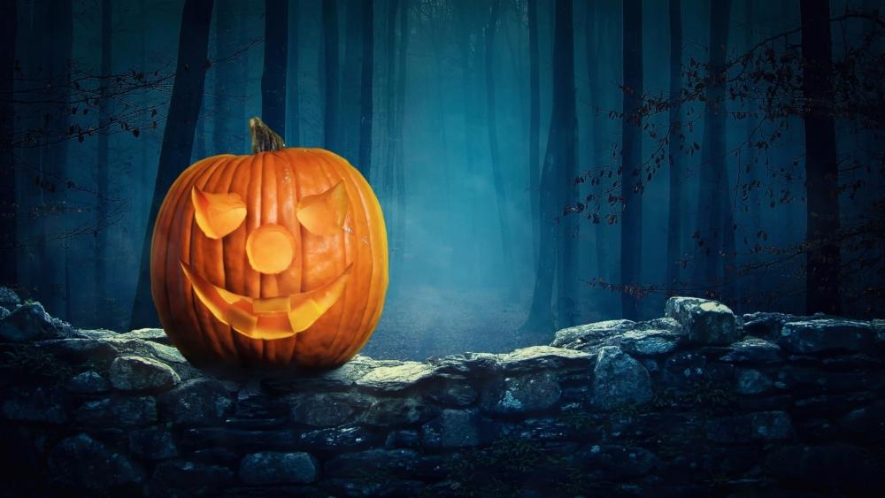 Jack O'lantern in the dark forest wallpaper