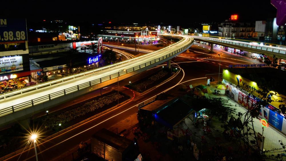 Ho Chi Minh City Freeway at Night wallpaper