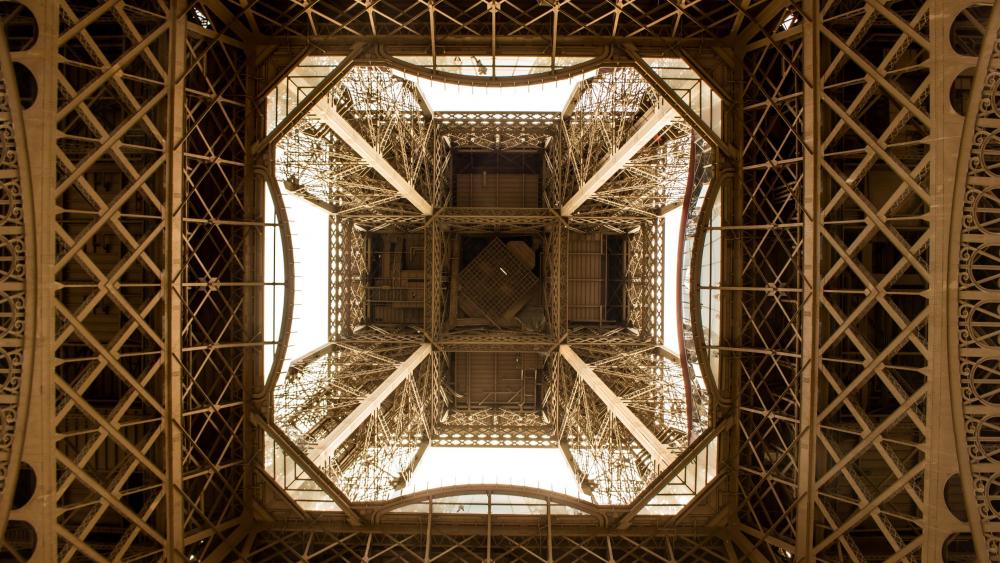 Worm's-Eye View of Eiffel Tower wallpaper