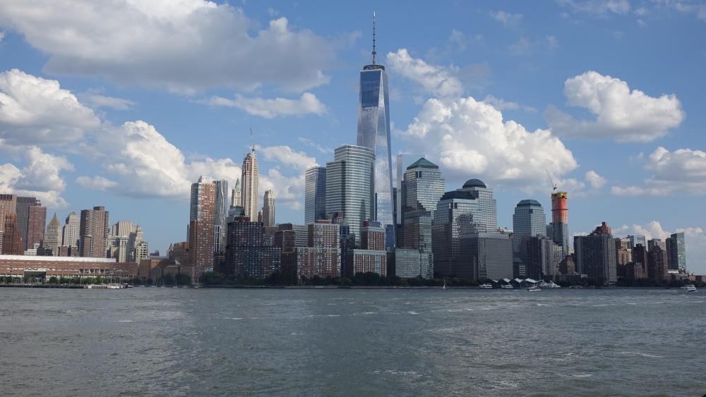 Manhattan Skyline & One World Trade Center wallpaper