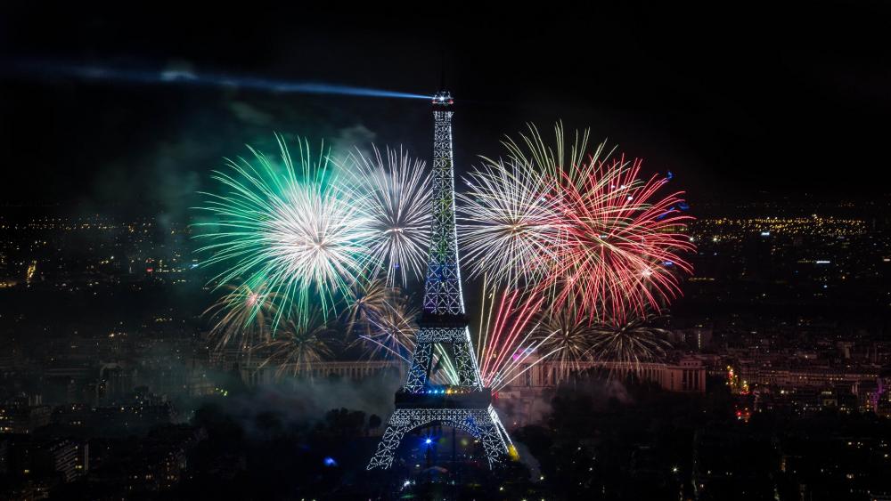 Colorful fireworks in Paris wallpaper