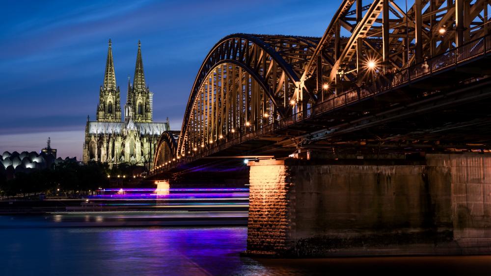 The Hohenzollern Bridge and the Cologne Cathedral wallpaper