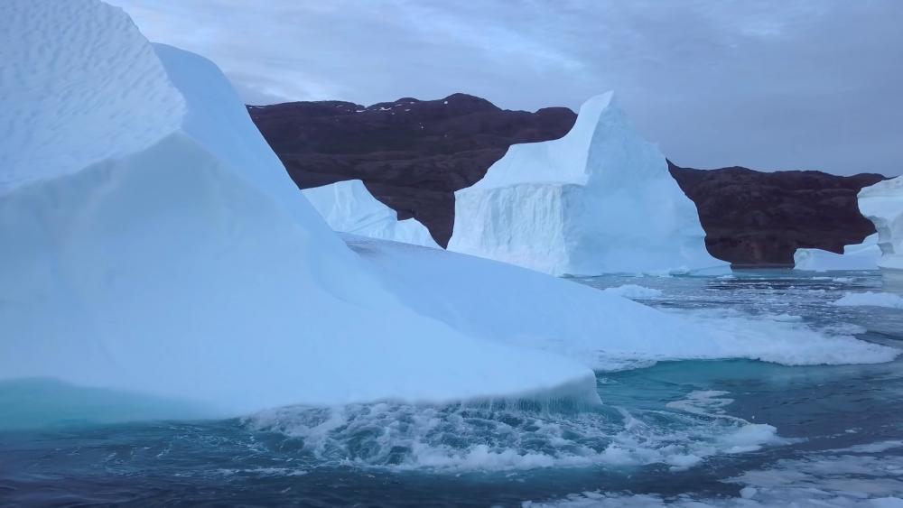 Icebergs wallpaper