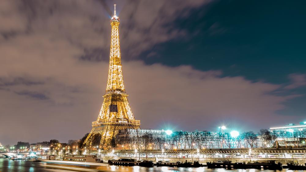 Eiffel Tower and Seine River wallpaper