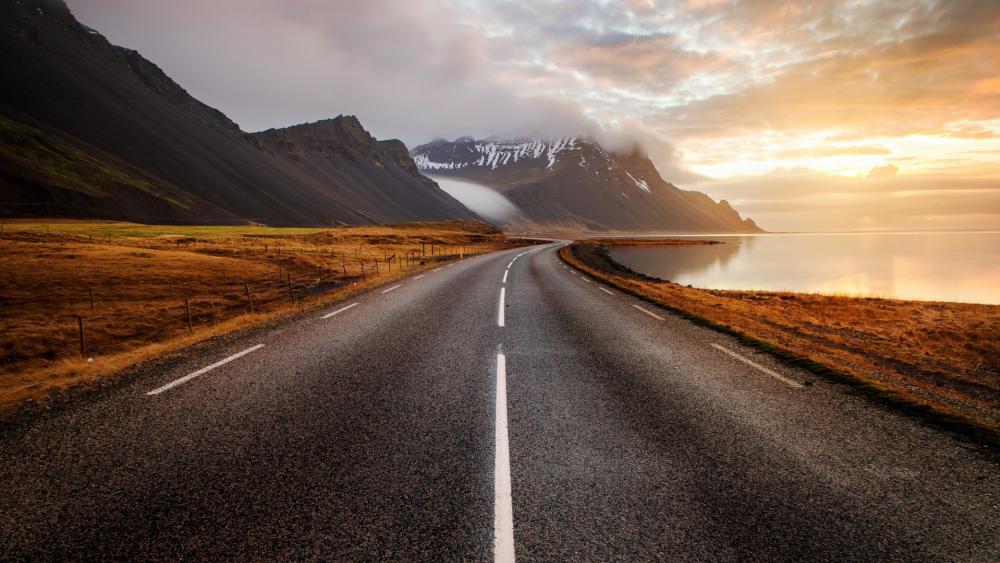 Coastline road in Iceland wallpaper