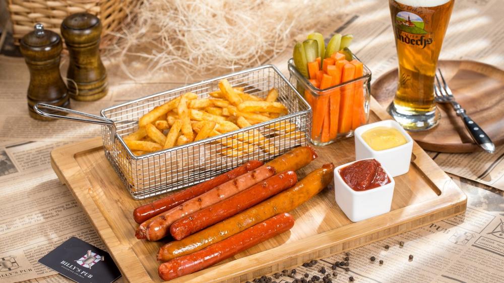 Fried sausage with french fries wallpaper
