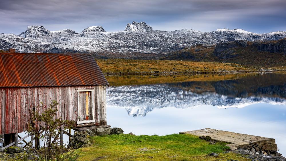 Lakeside boathouse wallpaper