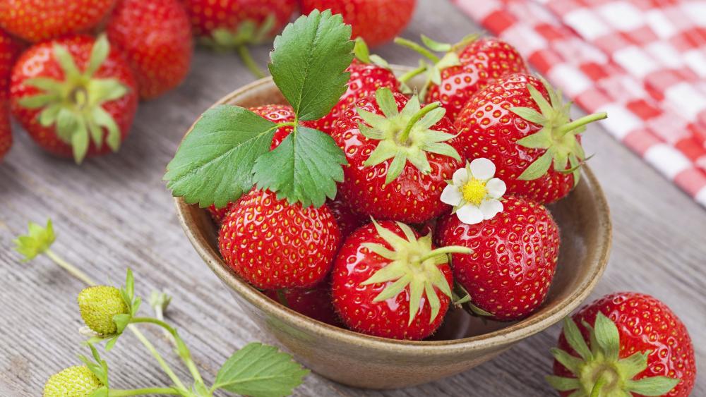 Fresh Strawberry Delight in 4K wallpaper