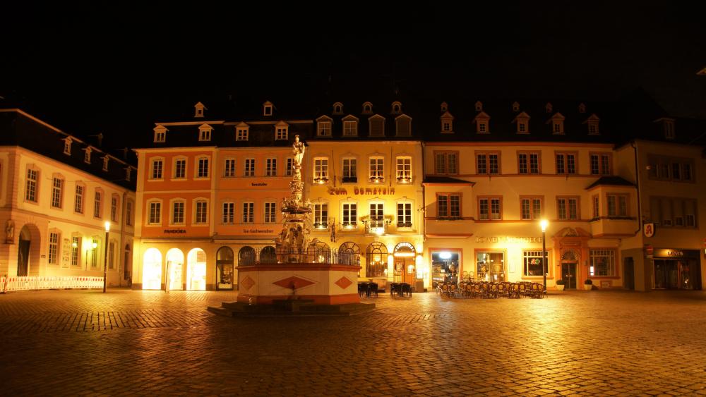 Trier at night wallpaper