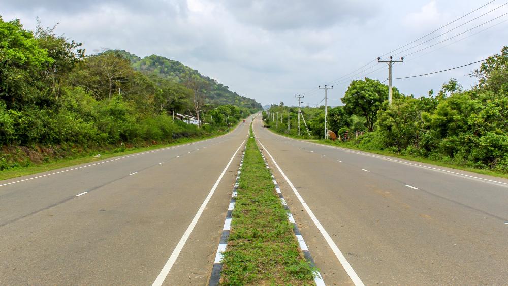Road to Lunugamwehera, Sri Lanka wallpaper