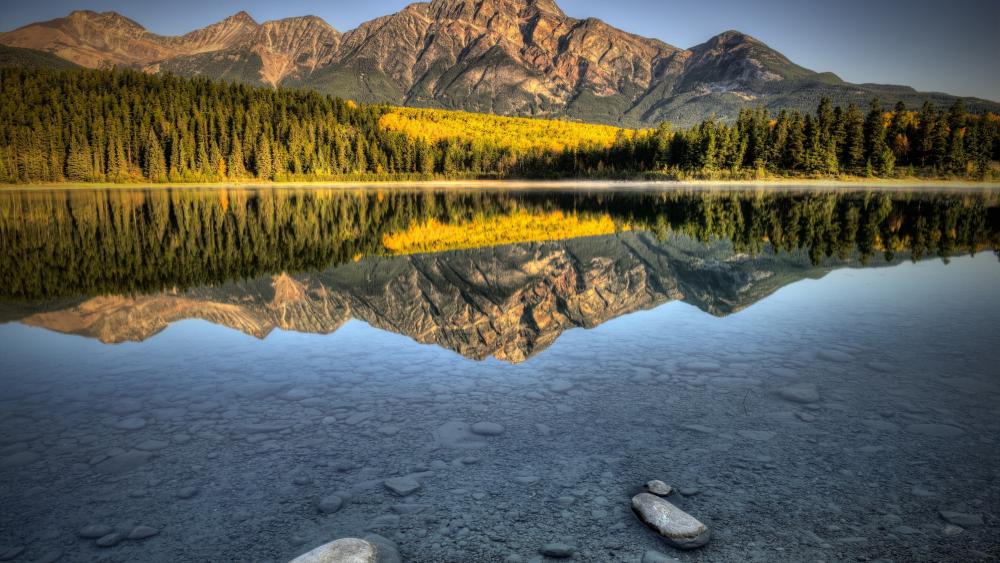 Pyramid Lake wallpaper