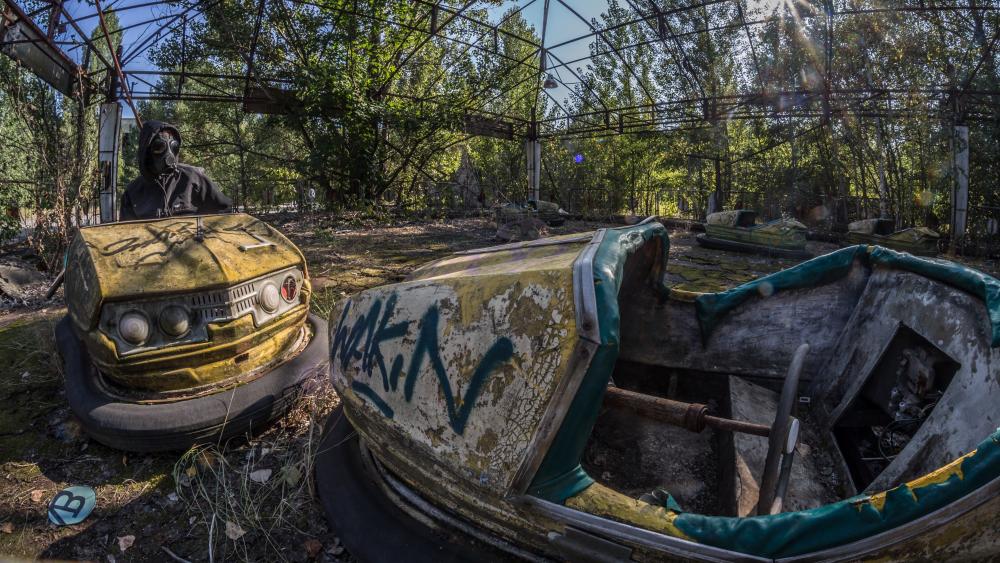 Abandoned bump cars after the Chernobyl disaster wallpaper