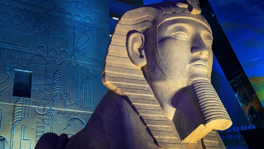 Great Sphinx of Giza at Luxor Las Vegas wallpaper