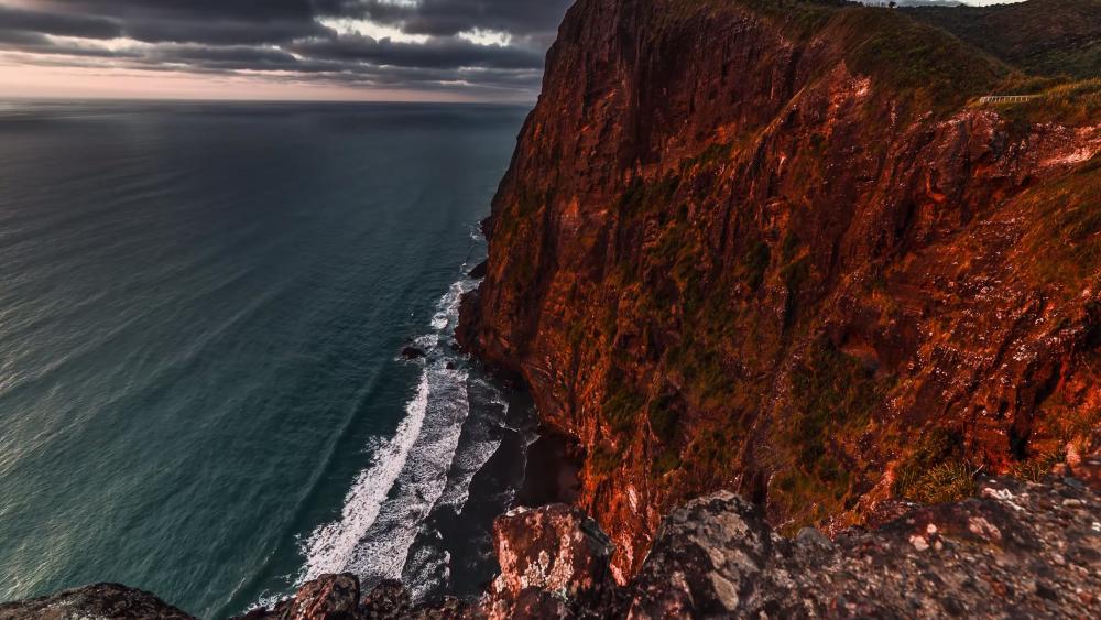 Sea cliff in New Zealand wallpaper
