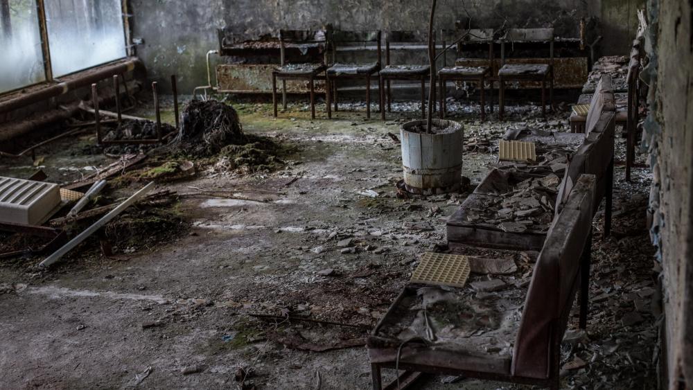 Abandoned ruins after the Chernobyl disaster wallpaper