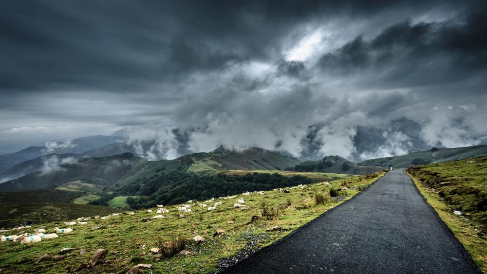 Cloudy mountains wallpaper