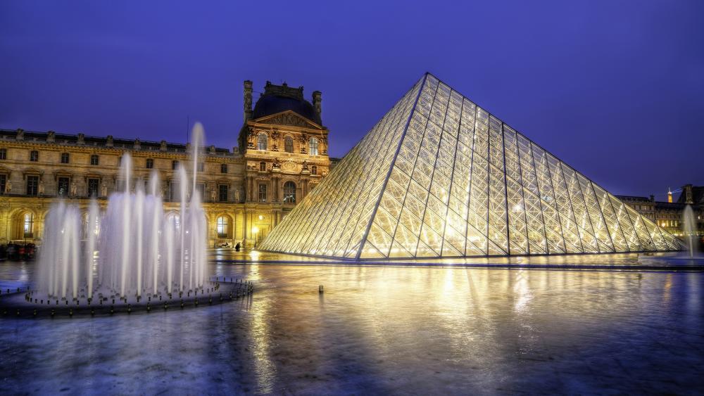 Louvre Museum wallpaper