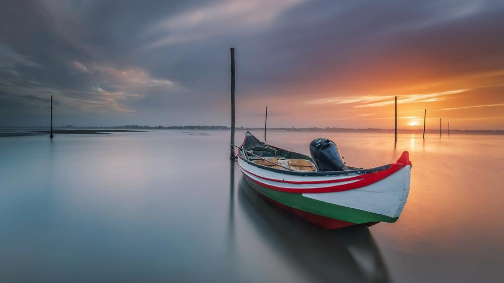 Serenity at Dawn with Tranquil Waters wallpaper