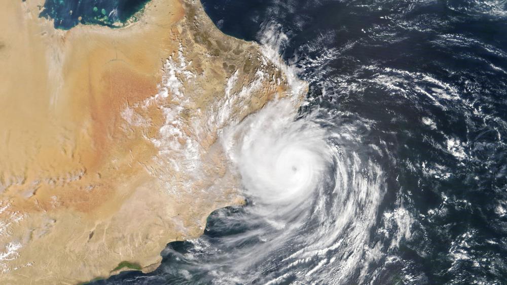 Cyclone Hikaa Hits Oman wallpaper