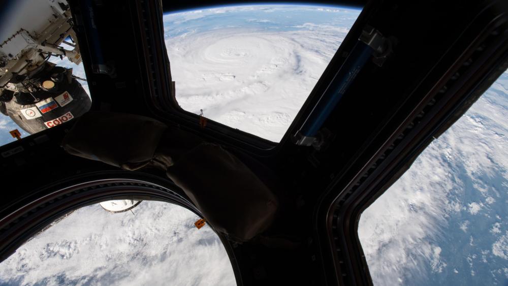 Hurricane Harvey, Seen From the Cupola of the International Space Station wallpaper
