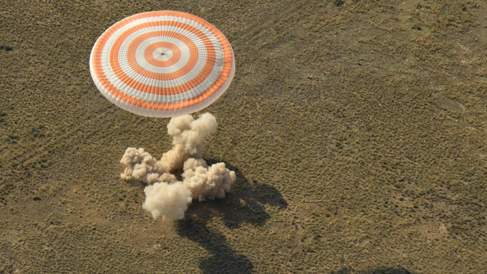 Soyuz MS-11 Landing with Expedition 59 wallpaper