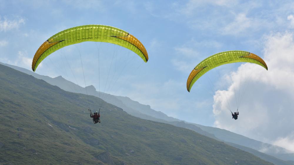 Paragliding wallpaper