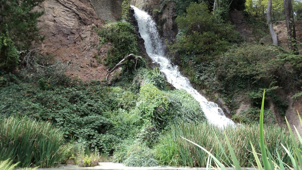 Slope waterfall wallpaper