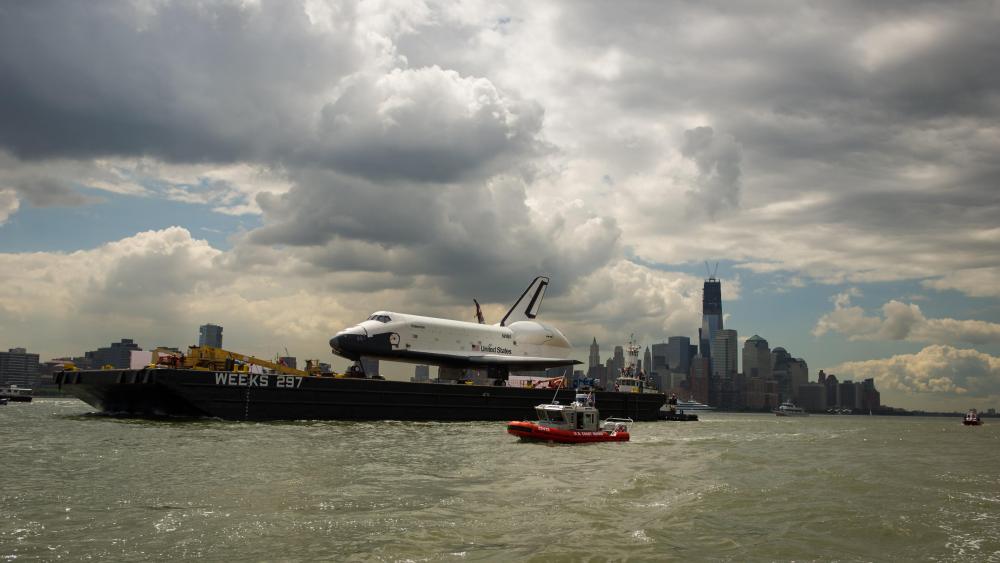 Space Shuttle Enterprise Move to Intrepid wallpaper