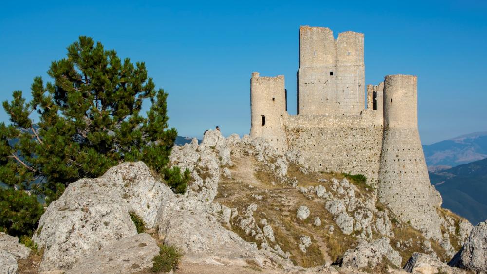 The Castle of Rocca Calascio wallpaper