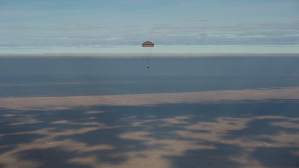 Expedition 49 Landing wallpaper