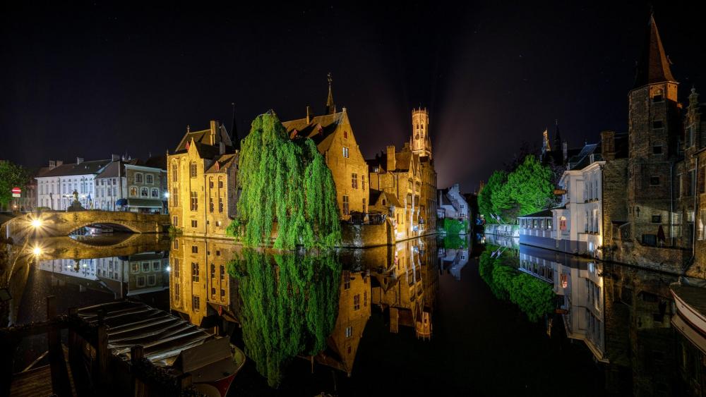 Bruges at night wallpaper