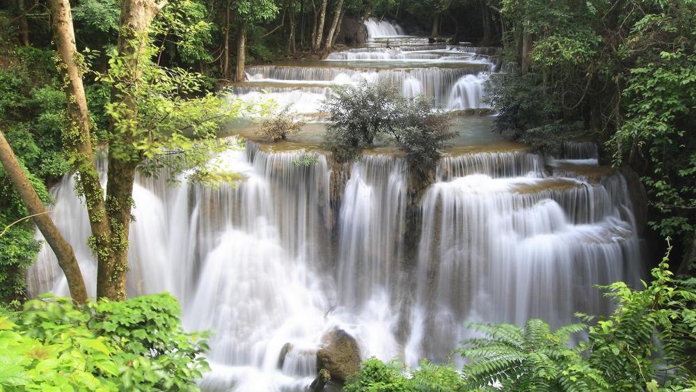 Erawan Waterfall in Kanchanaburi wallpaper