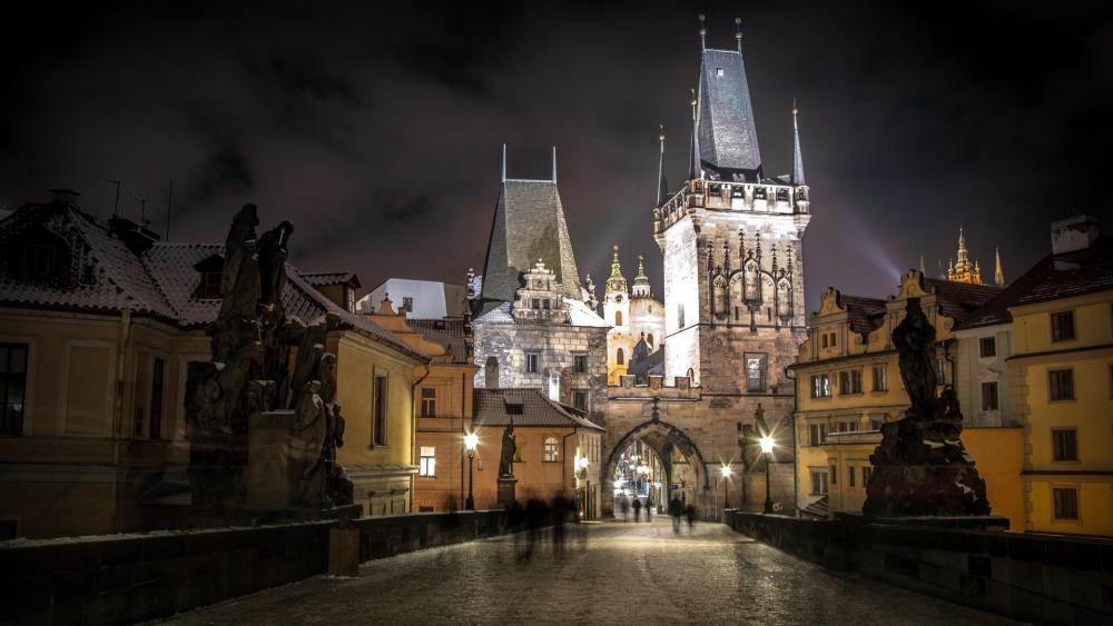 Charles Bridge and Old Town by night wallpaper