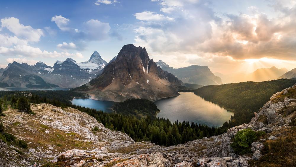 Majestic Mountain Landscape at Sunrise wallpaper
