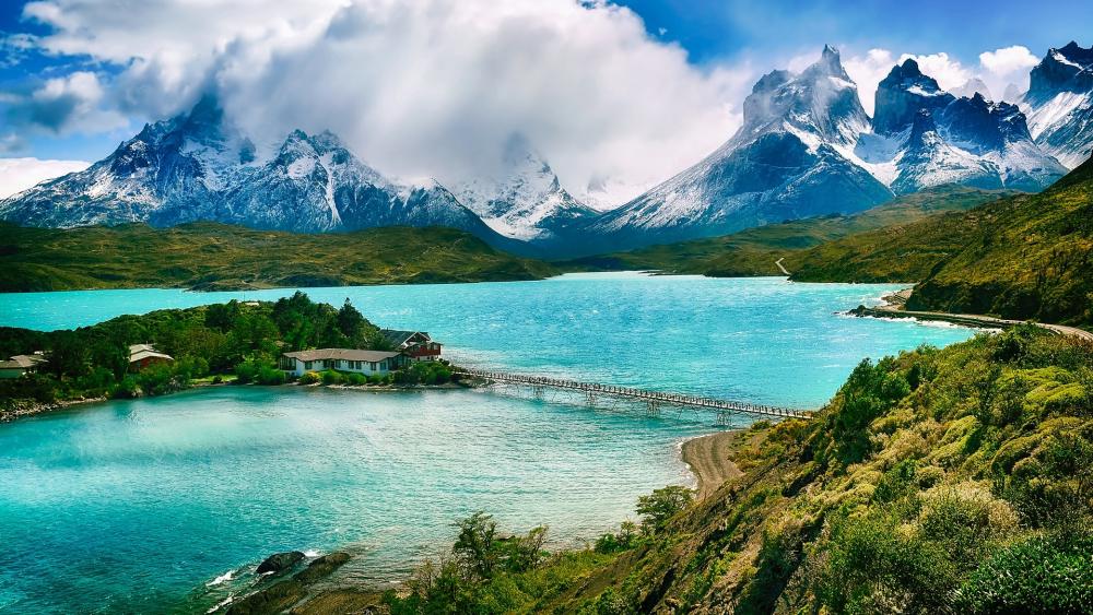 Breathtaking Mountain and Lake Landscape wallpaper