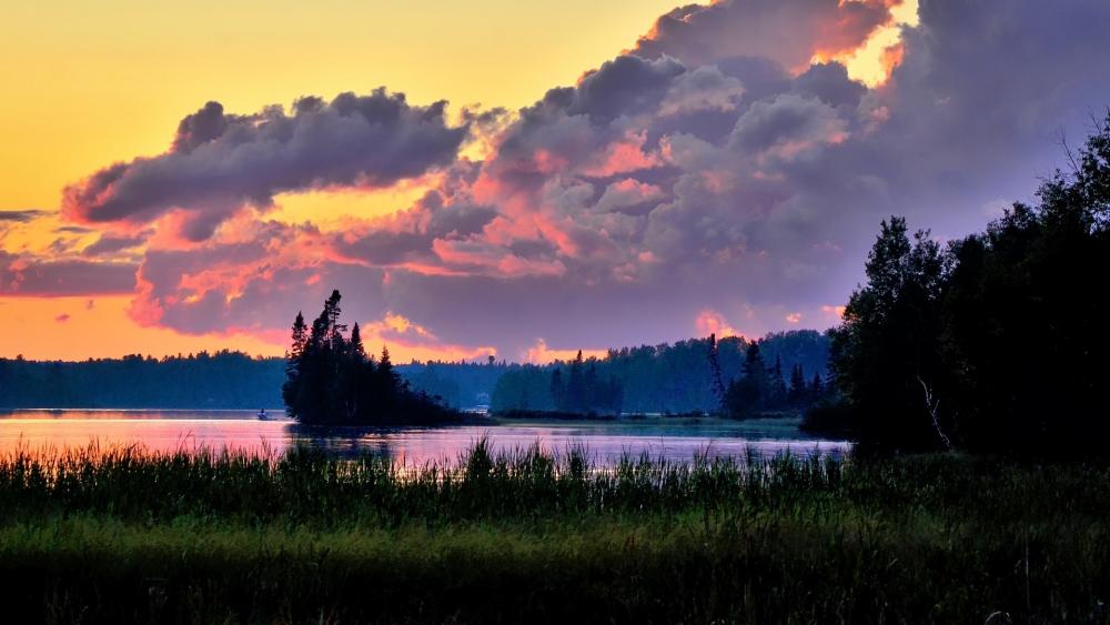 Serene Sunset Over Tranquil Lake Scene wallpaper