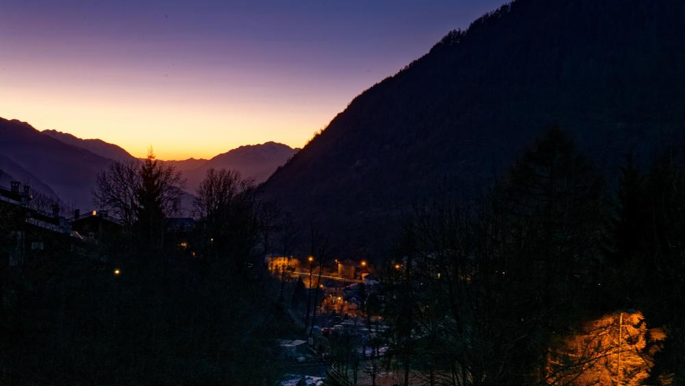 Sunset in Valtellina, Italy wallpaper