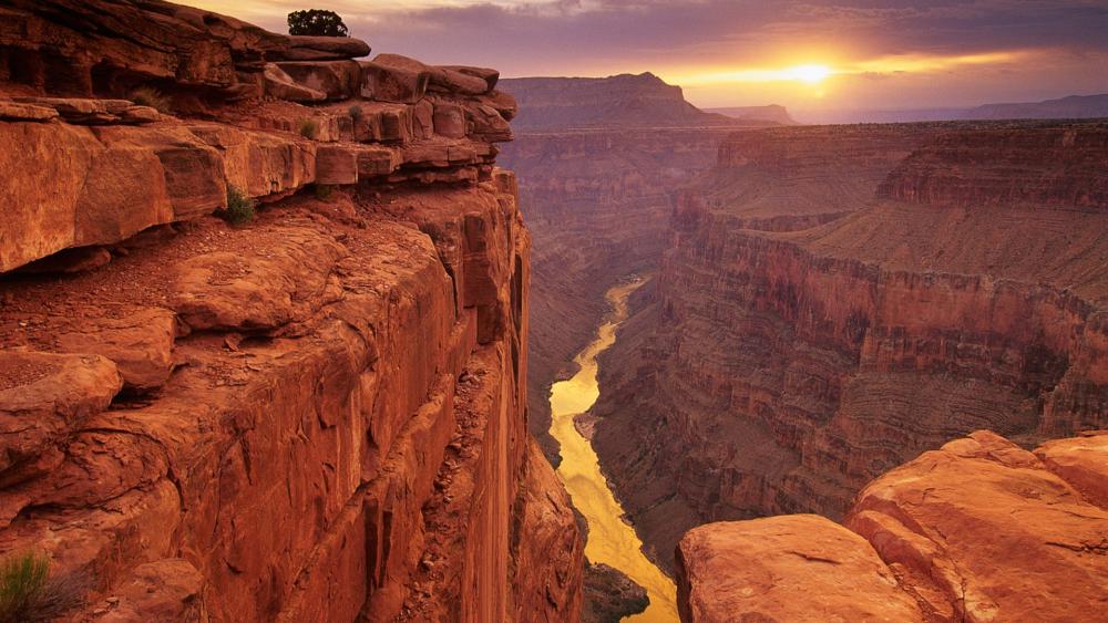 Grand Canyon at sunset wallpaper