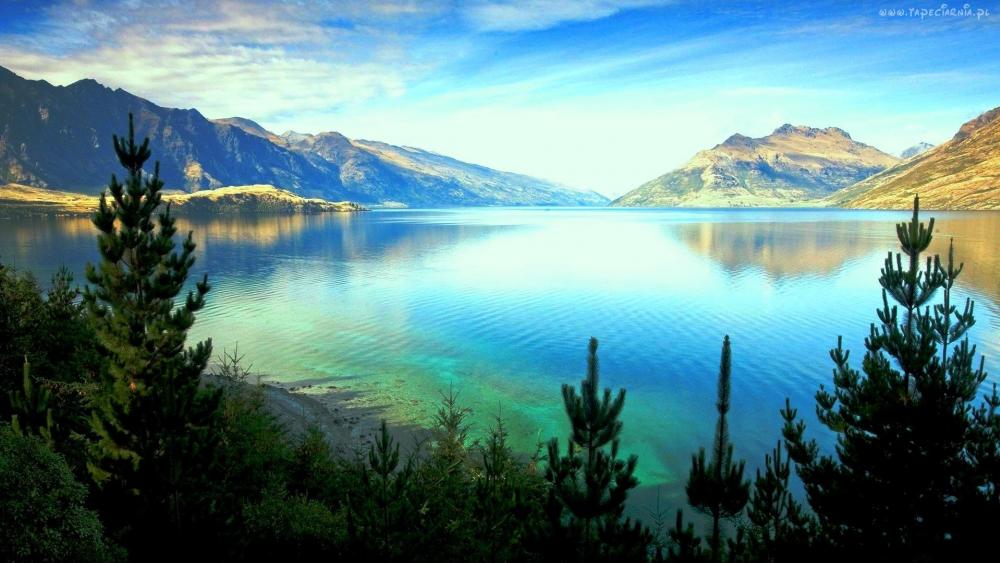 Tranquil Reflections on Serene Waters wallpaper