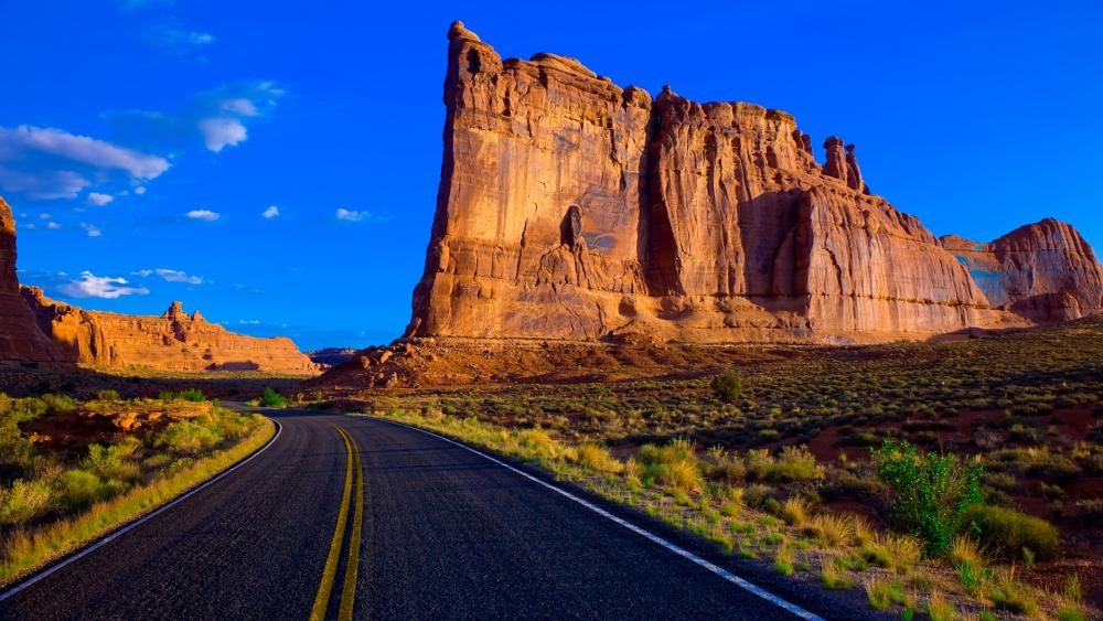 Majestic Desert Landscape at Sunset wallpaper